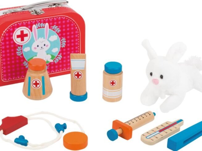 New Children's Veterinarian's Wooden Doctor Kit
