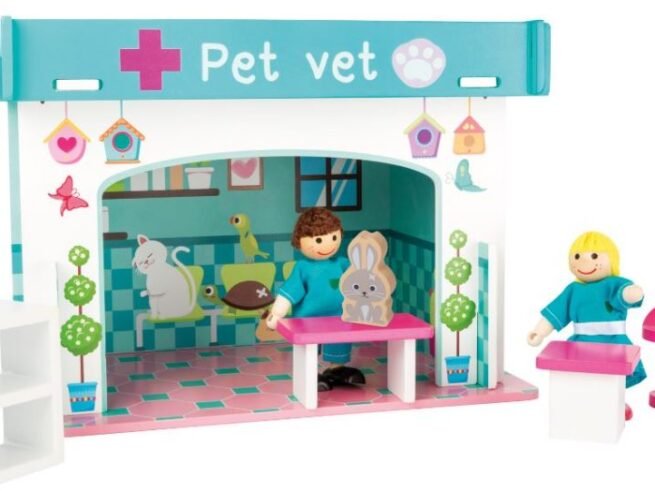 Wooden Toy Playhouse Animal Hospital with Accessories