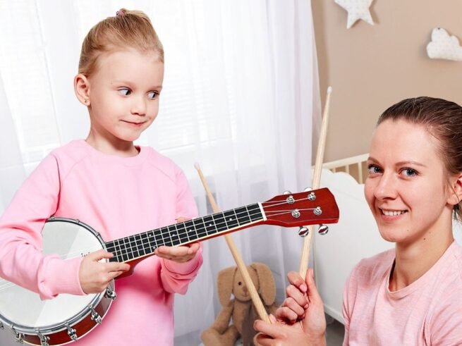 Wooden 4 String Banjo 24 Inch Remo Head Carry Bag 62 x 21 x 7.5 CM
