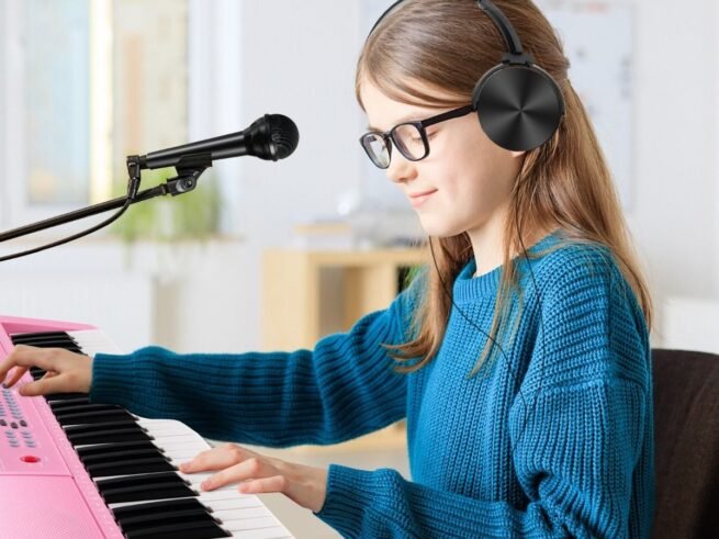 61-Key Electronic Piano Keyboard Microphone Stand 255 Sounds 255 Rhythms 24Demo