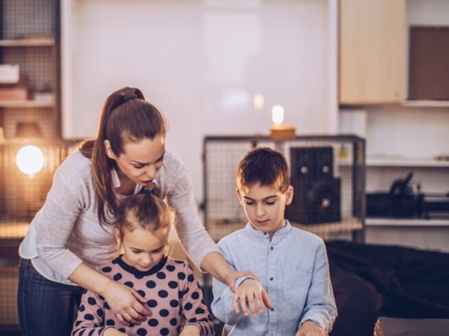 Electric Digital Piano Keyboard 88-Key 128 Rhythms 128 Notes Dynamics Adjustment MIDI/USB Interface