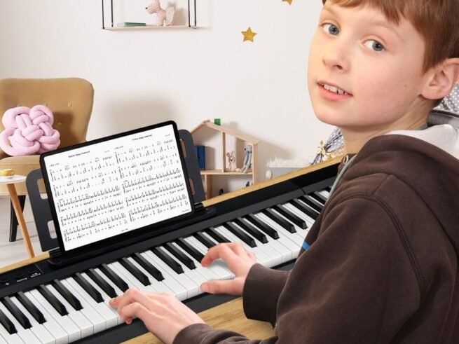 Digital Keyboard Piano 88 Keys Bluetooth Function Adjustable 128 Rhythms 2 Speakers