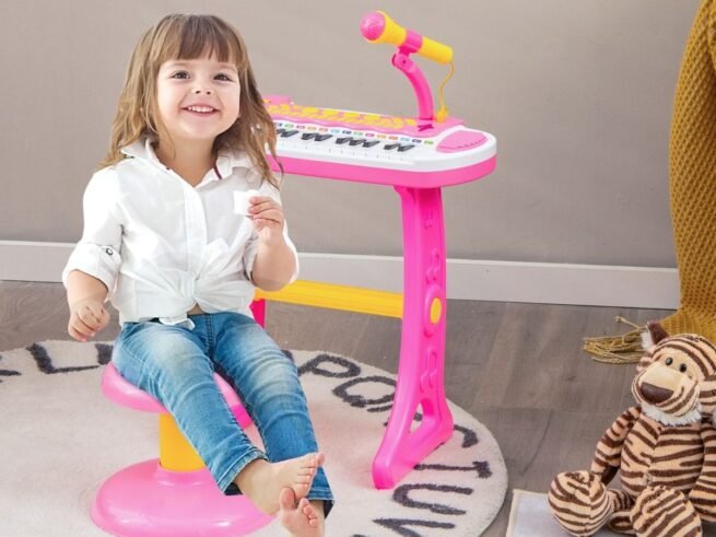 Piano for Children 31 Keys Stool Microphone Light Effects 8 Tones 7 Rhythms