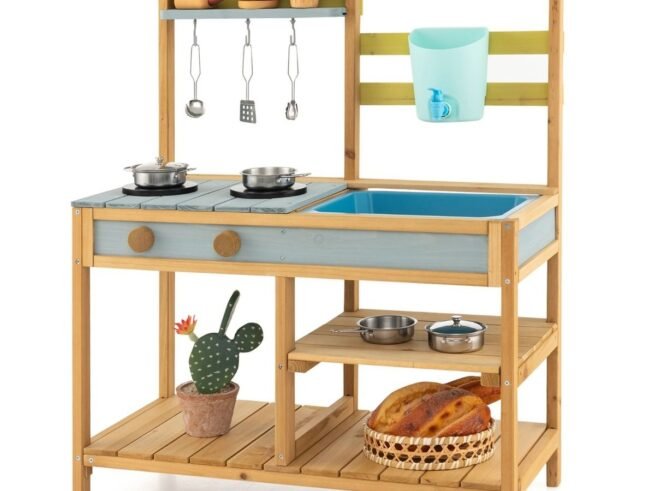 Wooden Children's Kitchen with 700 ml Water Tank and Faucet