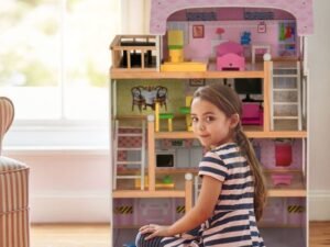 Wooden Doll House 4-Story Villa Dream Dollhouse with Accessories