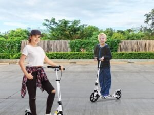 2 Wheel Scooter with Foldable Brake 3 Adjustable Heights Max. Load 100KG