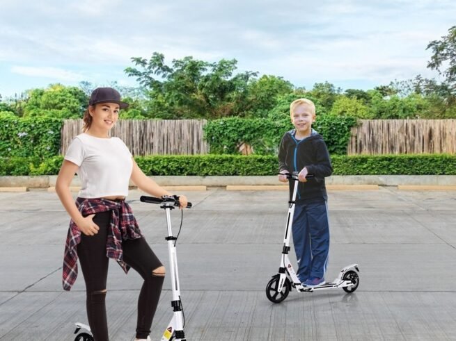 2 Wheel Scooter with Foldable Brake 3 Adjustable Heights Max. Load 100KG