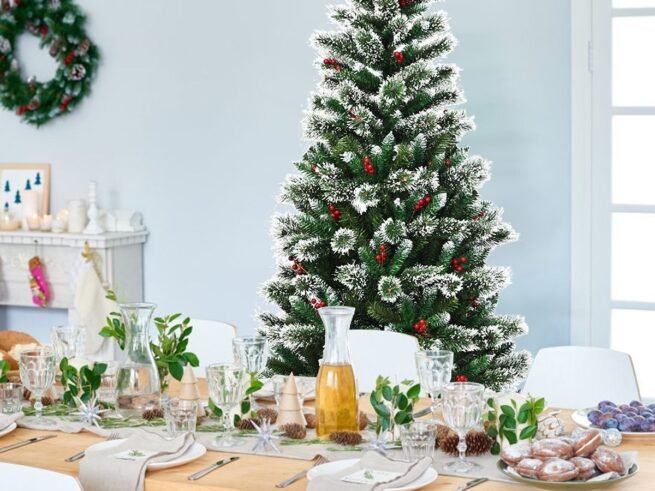 Artificial Christmas Tree 210cm with Snowflakes Dense Red Berries