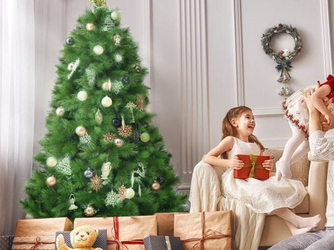 Artificial Christmas Tree 180 cm 586 Branches and Iron Stand