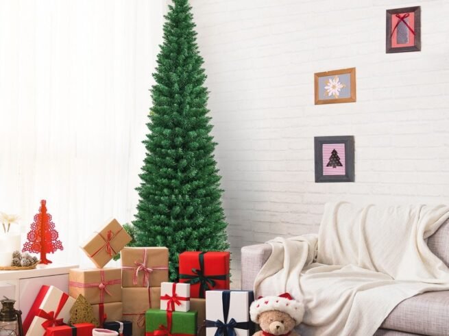 Artificial Christmas Tree 210 cm 700 Branches Metal Stand PVC Needles