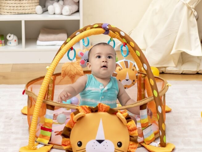 4 in 1 Baby Play Mat in Lion Shape 4 Hanging Toys and 30 Balls Protective Net