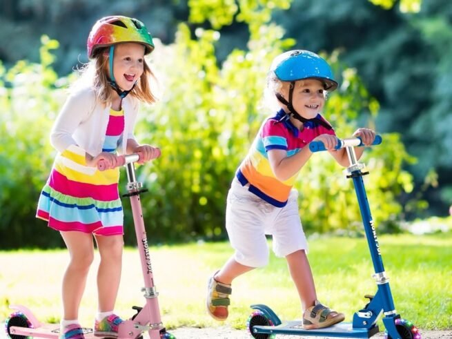 Foldable Children's Scooter 2 Automatic Flashing Wheels Adjustable Height