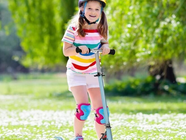 Children's Kick Scooter 2 Wheels Foldable LED Light Adjustable Height