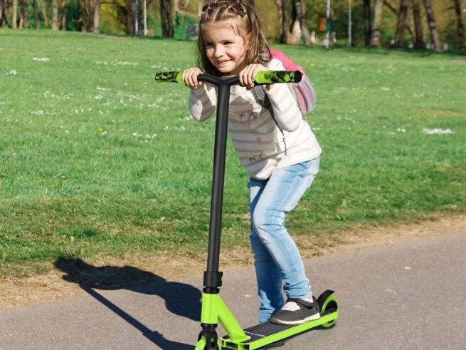 Children's Scooter 2 Wheels HIC Compression System ABEC-9 Bearings 7 Years