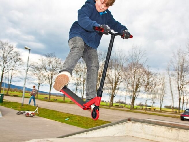 Children's Scooter 2 Wheels HIC Compression System ABEC-9 Bearings 7 Years