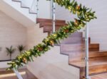 Christmas garland, with 100 LED lights 270cm Timer Red Berries