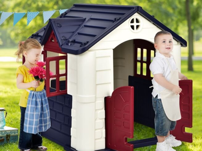 Cottage Playhouse Pretend Play Center with Picnic Table 164x124x132 cm