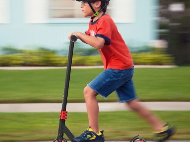 Freestyle Scooter with Aluminum Deck Luminous Stickers 11 cm Wheels T-Bar