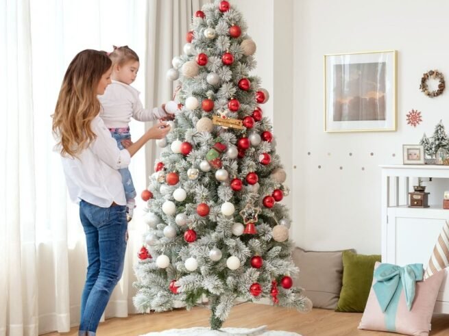 Artificial Snowy Christmas Tree 180 cm Longiform 570 Branches Metal Stand